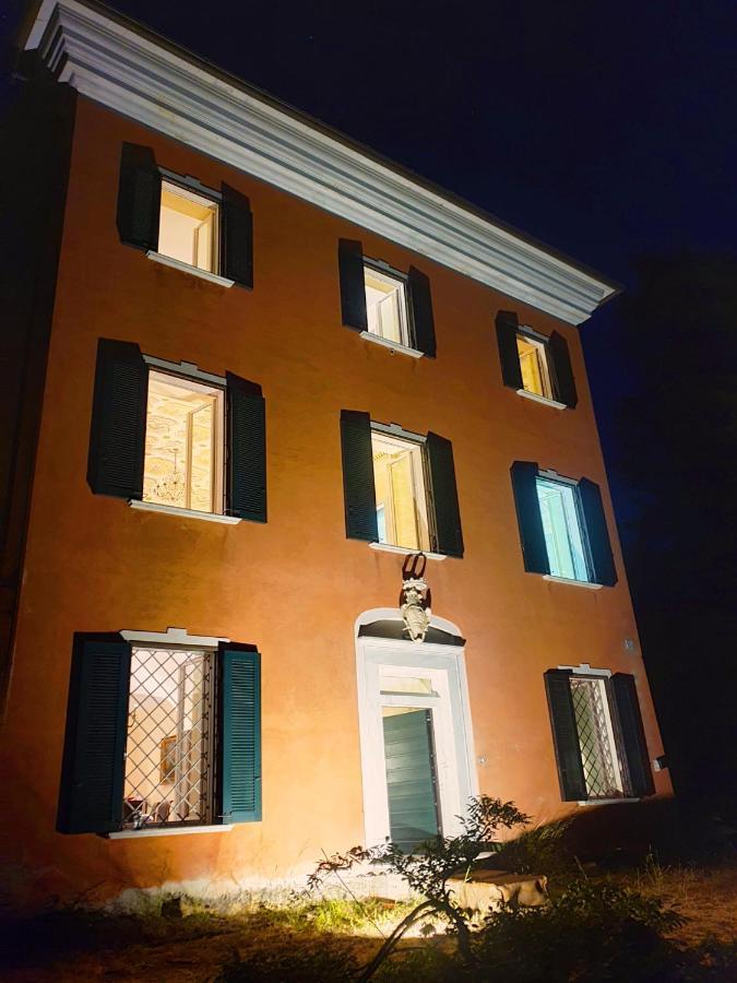 Villa De Benedetti Sarzana Exteriör bild